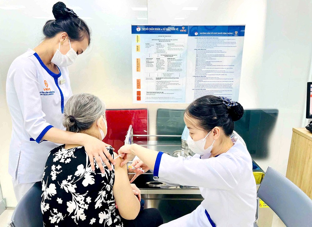 为预防流感和冬春疫情，卫生部劝喻在人群密集的地方戴口罩、保持个人卫生以及接种疫苗。