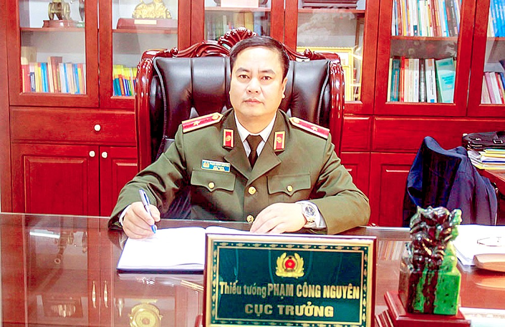 公安部所属法制与行政、司法改革局局长范功元少将。