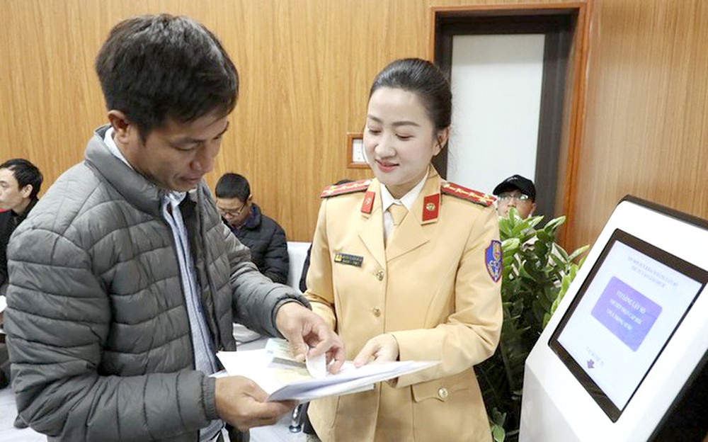 民众已可通过网络系统办理更换驾照手续。