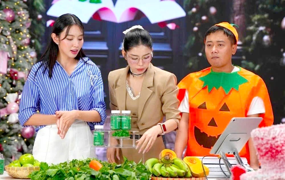 垂仙小姐、光灵Vlog及姮游牧在一场直播带货活动中。