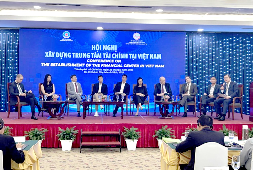中国银行（香港）胡志明市分行助力“越南建设金融中心”会议成功举办
