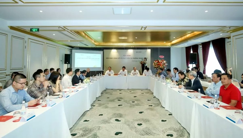 人民与企业须加大消费需求