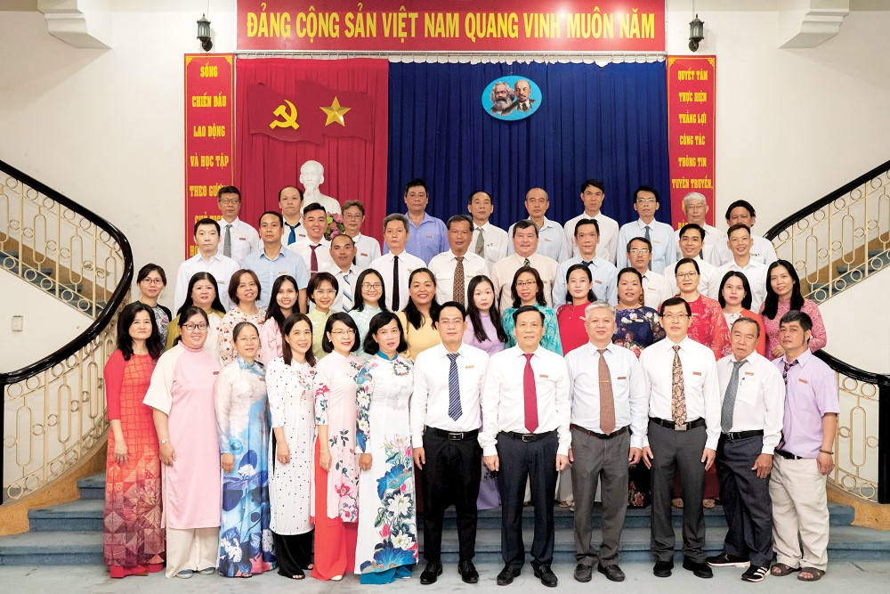 本报全体员工。