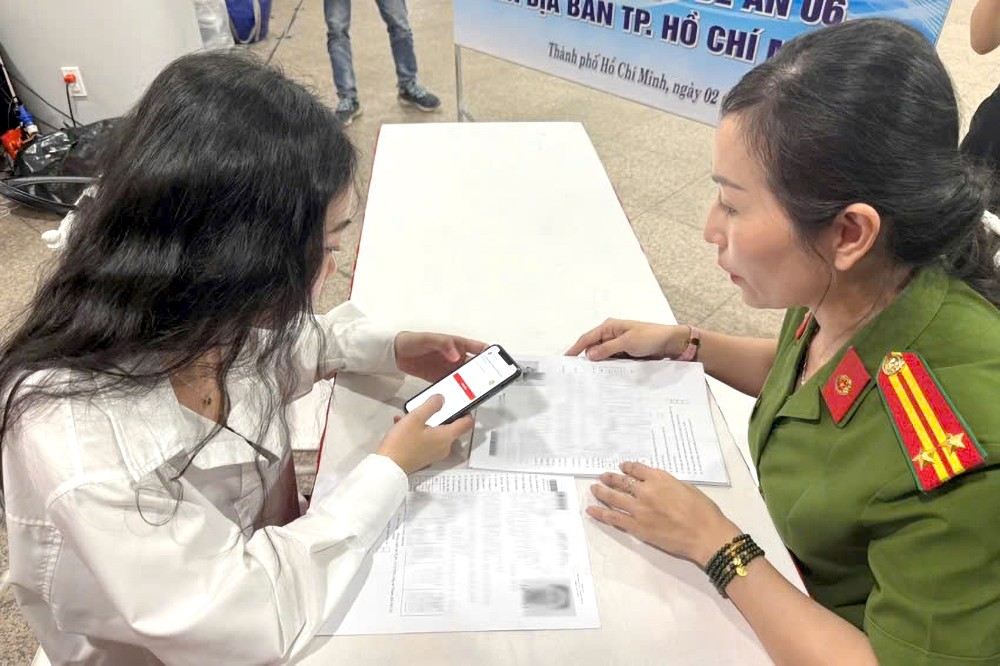 尽管公共服务数字化带来许多好处，但仍有部分民众尚未积极使用。