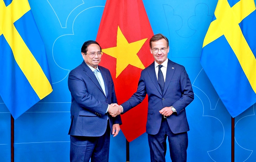 瑞典首相乌尔夫‧克里斯特松迎接越南政府总理范明政到访。