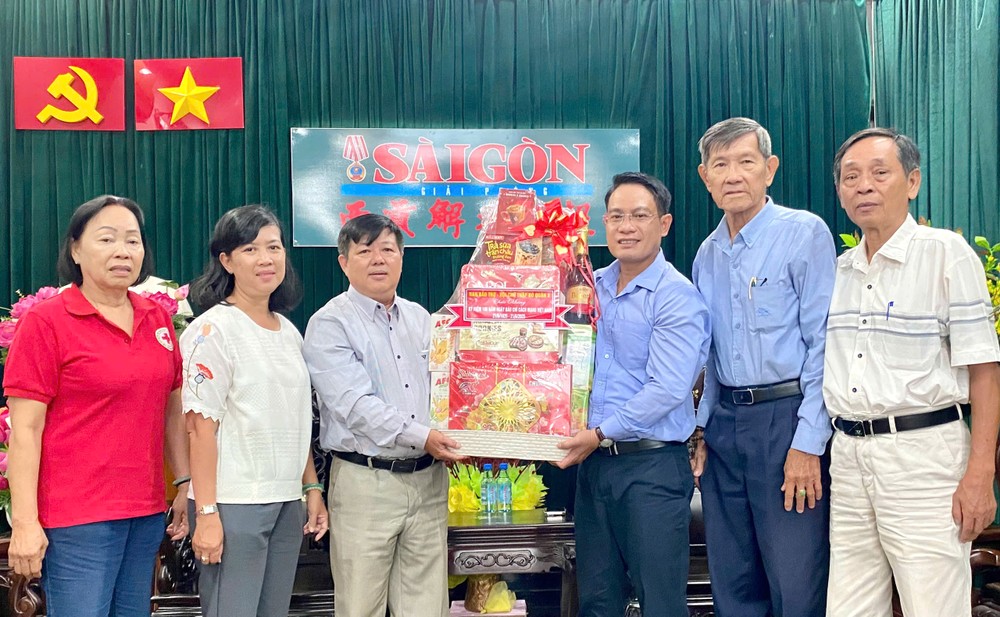 共同关怀社会弱势群体而努力