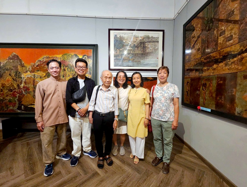 26-6 z6736667190398_c22330d9bd6fb01383febcbde700fea4.jpg