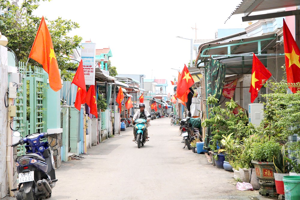 盛安乡是领先进行地下化电网的乡之一。 11-7 hinh 2.jpg