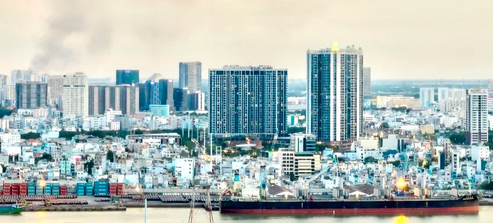 市建设厅评估,本市房地产市场发展迅速,但尚未完全稳定。