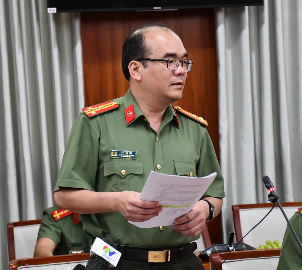 Đại diện Phòng An ninh mạng và phòng chống tội phạm công nghệ cao (PA05) Công an TPHCM tham luận về Luật An ninh mạng tại hội thảo hội thảo.jpg