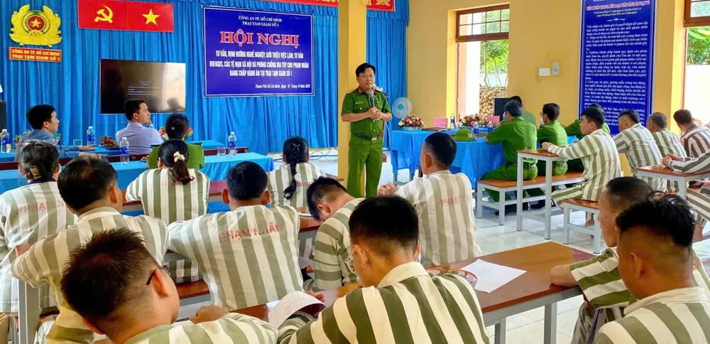 hướng nghiệp.jpg