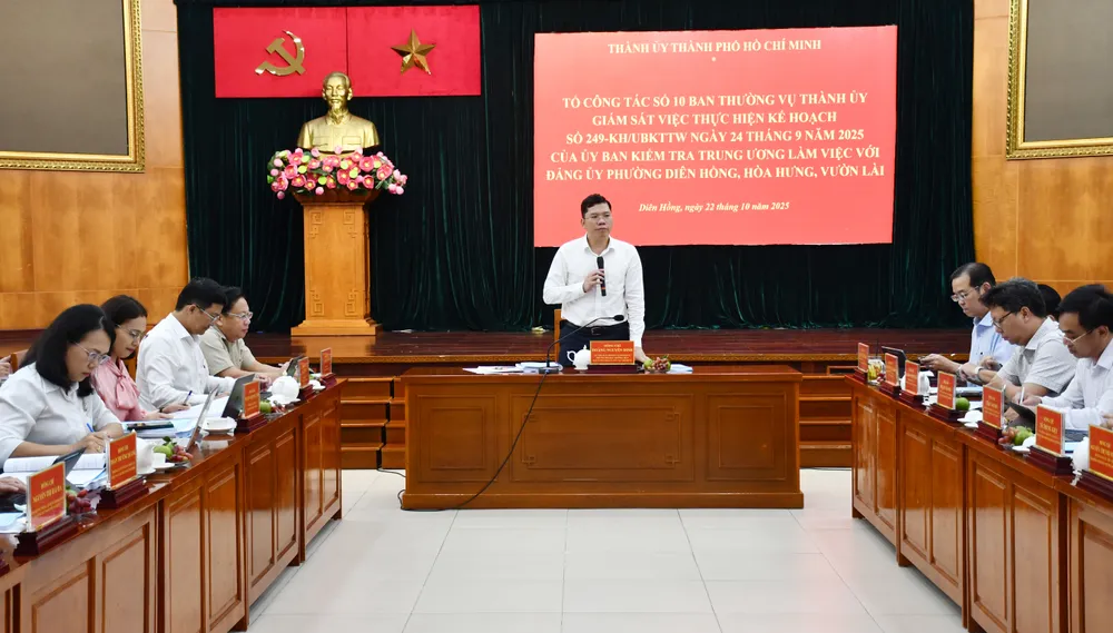 Đồng chí Hoàng Nguyên Dinh phát biểu kết luận buổi làm việc phát biểu 1.jpg