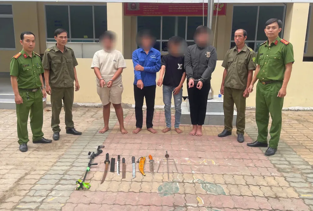 Ảnh 1 - 4 đối tượng.jpg