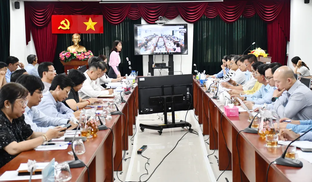 trực tuyến 2.jpg