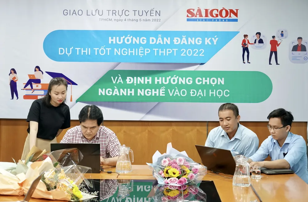 Ngày đầu đăng ký dự thi tốt nghiệp THPT trực tuyến: Thí sinh thận trọng với từng thông tin, lựa chọn ảnh 30