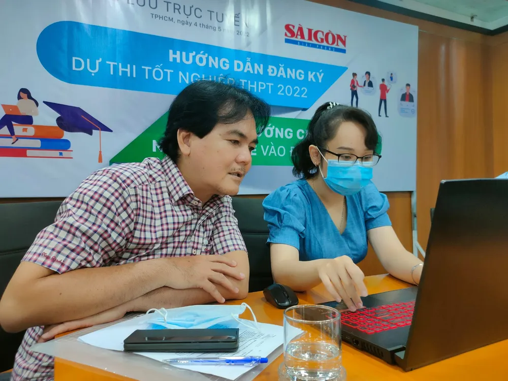 Ngày đầu đăng ký dự thi tốt nghiệp THPT trực tuyến: Thí sinh thận trọng với từng thông tin, lựa chọn ảnh 44