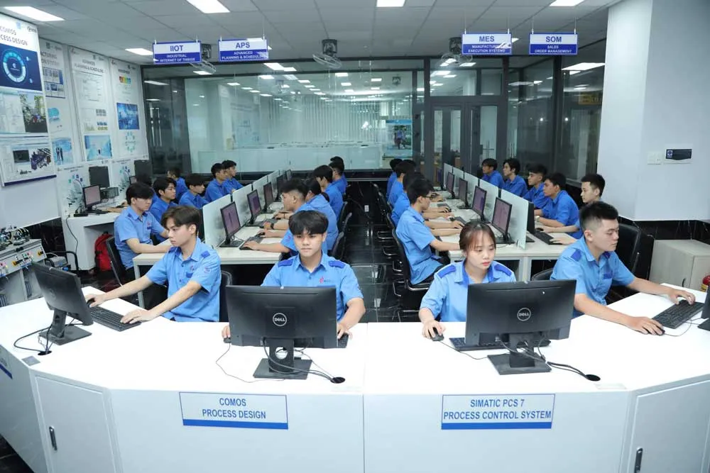 Thí sinh còn nhiều thời gian để lựa chọn, đăng ký vào ngành học phù hợp ảnh 38