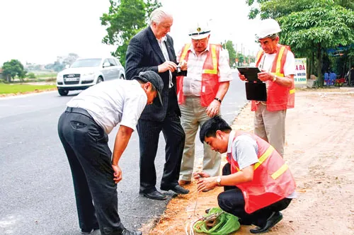 52% chuyên gia nước ngoài hài lòng với công việc tại Việt Nam.