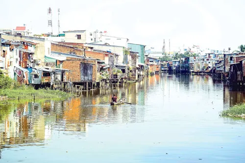 Một khu nhà ven kênh rạch.
