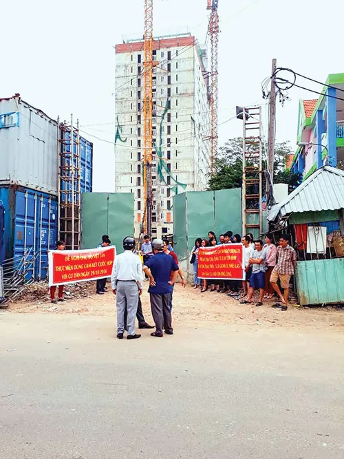 Khách hàng mua dự án Tân Bình Apartment yêu cầu chủ đầu tư giao nhà đúng thời hạn.