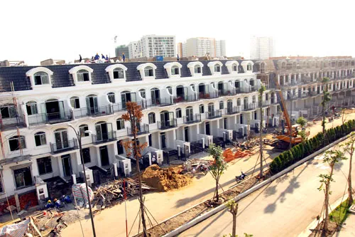 Dự án Lakeview City (quận 2) có quy mô 30ha do Novaland làm chủ đầu tư đang trong quá trình hoàn thiện để bàn giao giai đoạn 1 vào Q1/2017. Dự án Lakeview City (quận 2) có quy mô 30ha do Novaland làm chủ đầu tư đang trong quá trình hoàn thiện để bàn giao giai đoạn 1 vào Q1/2017.