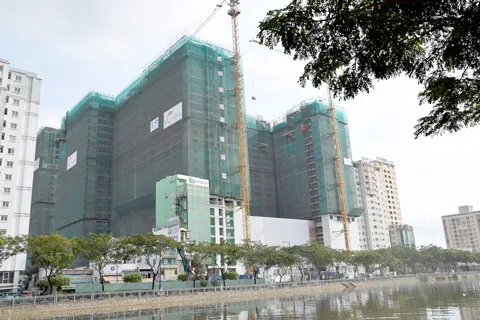 Chào đón sự kiện cất nóc Tháp B The Goldview, TNR áp dụng nhiều chính sách bán hàng đặc biệt hấp dẫn cho khách hàng mua căn hộ.