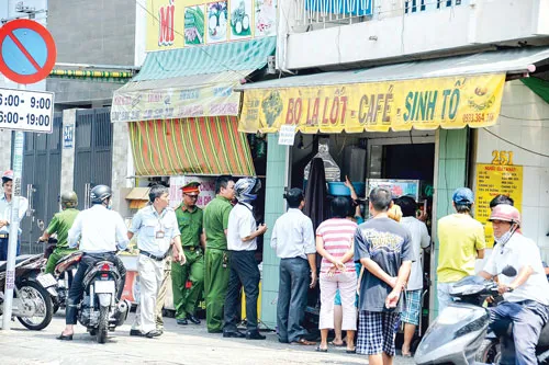 Vẫn còn nhiều người chạy xe trên vỉa hè đường Nguyễn Thị Minh Khai, quận 1. Lực lượng chức năng quận 8 ra quân làm sạch vỉa hè. Vỉa hè đường Tôn Thất Đạm, quận 1 thông thoáng hơn. Người dân trên đường Chu Mạnh Trinh, phường Bến Nghé, quận 1 tự tháo gỡ trả lại vỉa hè. Người dân tập thể dục trong không gian thoáng đãng trên vỉa hè đường Nguyễn Du. Người dân đồng thuận với chủ trương đòi lại vỉa hè của chính quyền TP.