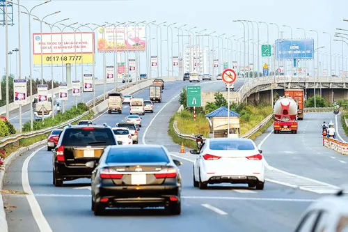 Đường dẫn vào cao tốc TPHCM - Long Thành - Dầu Giây. Ảnh: LONG THANH