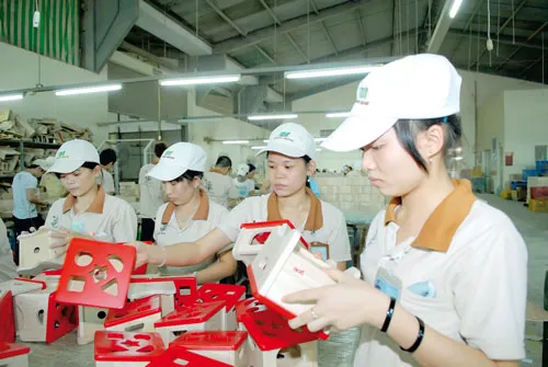 Năm 2013 các DN cần tái cấu trúc để tồn tại, phát triển hiệu quả bằng chính nội lực của mình. Ảnh: CAO THĂNG