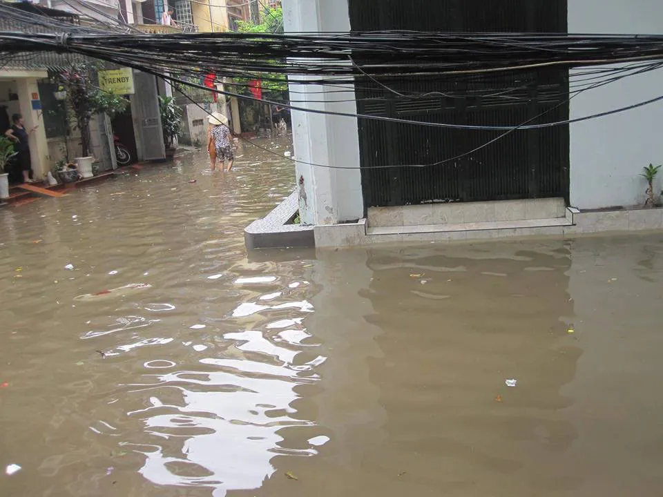 Phòng tránh các tai nạn điện có thể xảy ra khi mưa, bão, ngập lụt.