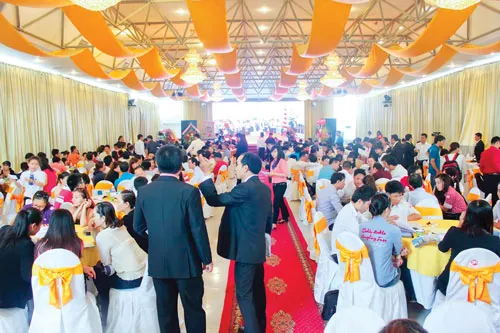 Hơn 500 khách hàng tham dự lễ mở bán tại Trung tâm hội nghị Happy Sky.