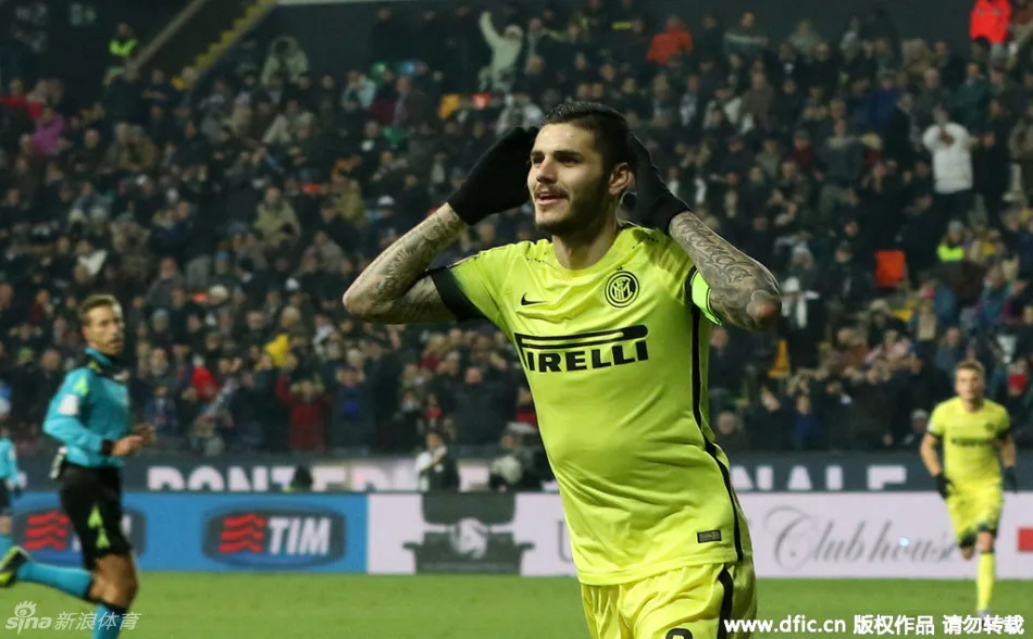 Mauro Icardi tỏa sáng với cú đúp vào lưới Udinese.