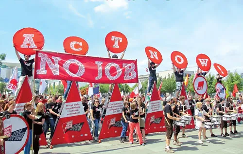 Thanh niên xuống đường kêu gọi tạo công ăn việc làm tại Đức.