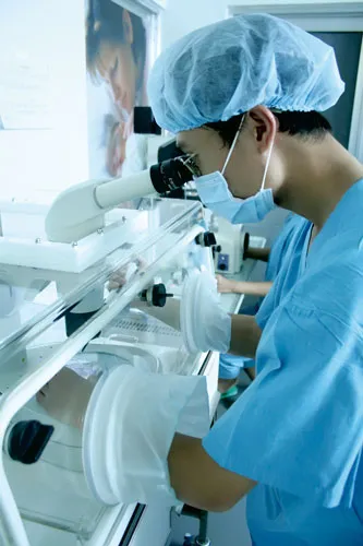 Mô hình PPP trong hệ thống y tế vẫn còn nhiều lúng túng, vướng mắc. Ảnh: LÃ ANH