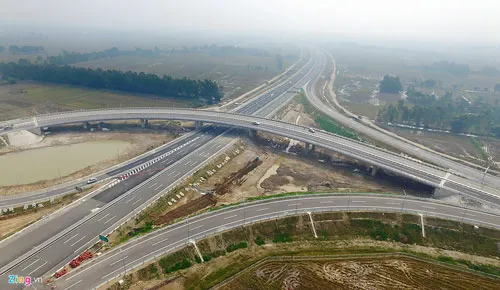 Hiện tại, đường đã thông từ nút giao QL 39 (Lý Thường Kiệt, huyện Yên Mỹ, tỉnh Hưng Yên) đến gần điểm cuối của cao tốc. Sau khi hoàn thành hơn 20 km đầu tuyến và 10 km cuối tuyến, sẽ rút ngắn thời gian lưu thông giữa Hà Nội và Hải Phòng từ 2,5 giờ xuống còn xấp xỉ 1,5 giờ.