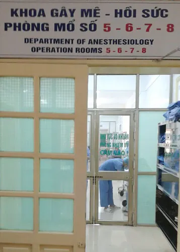 Phòng mổ 5-6-7-8 tại bệnh viện Mắt Trung ương lúc 10h35ph sáng nay