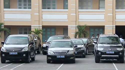 Ước tính mỗi năm, chi phí để nuôi xe công có thể ngốn 1.280 tỷ đồng. Ước tính mỗi năm, chi phí để nuôi xe công có thể ngốn 1.280 tỷ đồng.