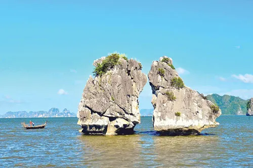 Vịnh Hạ Long dải ngọc xanh ảnh 2