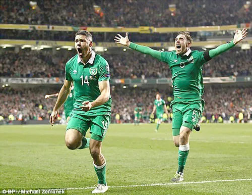 Walters lập cú đúp giúp CH Ailen vượt qua Bosnia 2-0.