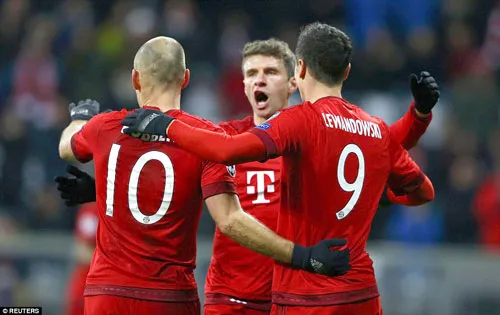 Mueller lập công trong chiến thắng 4 sao của Bayern trước Olympiakos.