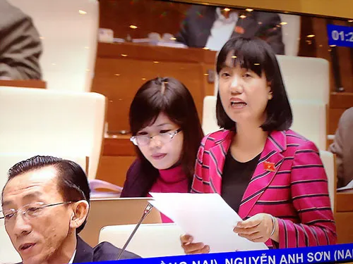 Nhiều tổng biên tập đau đầu tin nhắn giữa đêm ảnh 1