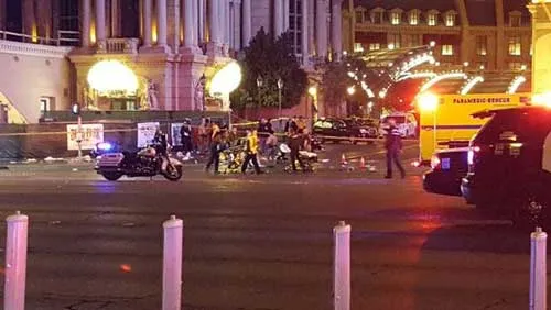 Ôtô lao gần nơi tổ chức Hoa hậu Hoàn vũ ảnh 1