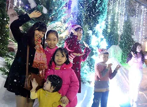 Đêm Noel, miền Bắc có mưa rào, trời rét.