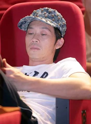 Những năm gần đây, Hoài Linh tham gia nhiều chương trình truyền hình, và chạy show ở các tỉnh, thành. Những năm gần đây, Hoài Linh tham gia nhiều chương trình truyền hình, và chạy show ở các tỉnh, thành.