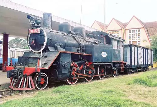 Tàu hỏa chạy bằng đầu máy hơi nước ở Đà Lạt. Tàu hỏa chạy bằng đầu máy hơi nước ở Đà Lạt.