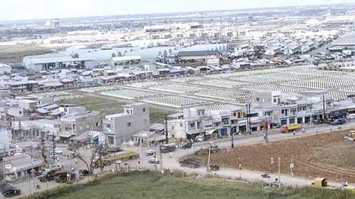 Ngã tư Bảy Hiền đã có trước thời chế độ cũ, được đặt theo tên một điền chủ giàu có ở khu vực và nổi tiếng thương người.