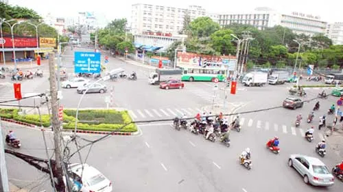 Ngày nay, ngã tư Bảy Hiền vẫn được mọi người thường xuyên gọi như một địa danh mỗi khi qua đây.