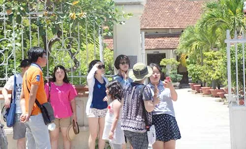 Dù lượng khách Trung Quốc đến Đà Nẵng tăng mạnh thời gian gần đây nhưng doanh thu du lịch địa phương không tăng tương xứng.