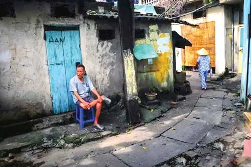 Cống Trắng - ngõ Văn Chương - được thi sĩ đưa vào thơ bằng tất cả niềm thương cảm.