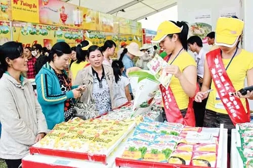 Một gian hàng tại Hội chợ HVNCLC. Một gian hàng tại Hội chợ HVNCLC.